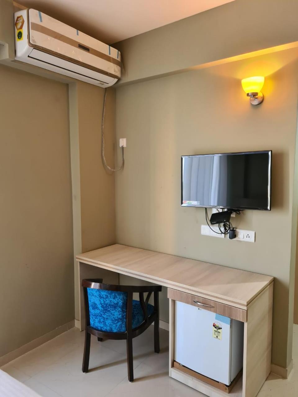 Dubey Homestay - 500 Meter From Temple Vrindāvan Eksteriør bilde